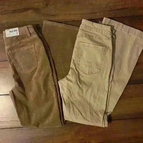 2 pair women’s size 7 flare jeans. 1 corduroy 1 khaki pair. - Picture 1 of 3